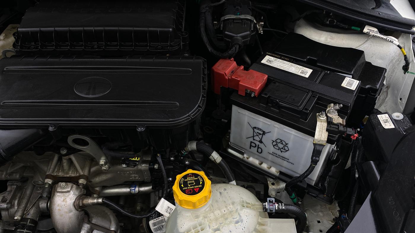 2025 Tata Tiago XM PETROL, Petrol, Manual, 4,159 km, Engine View - Left