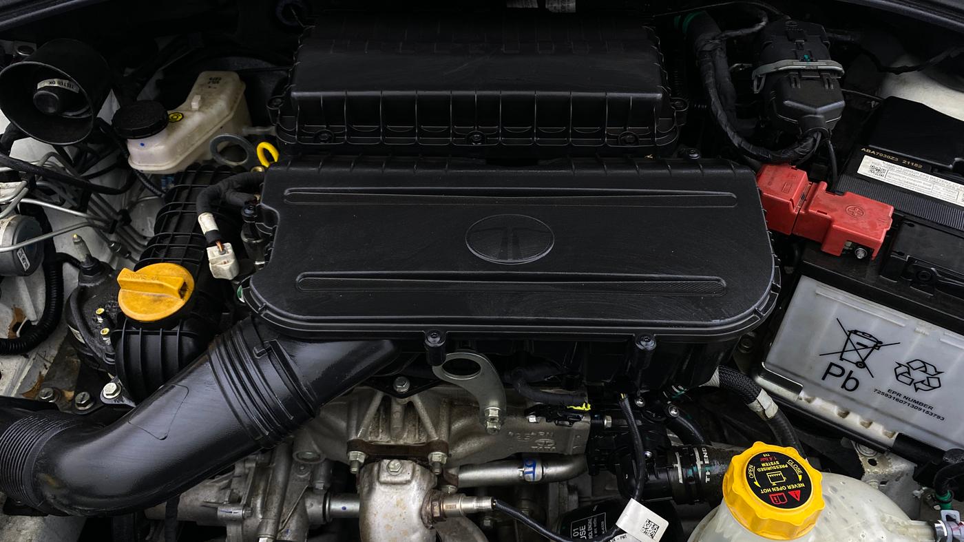 2025 Tata Tiago XM PETROL, Petrol, Manual, 4,159 km, Engine View