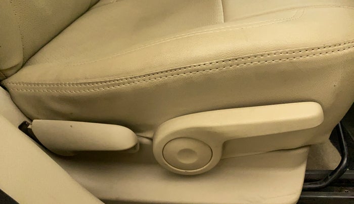 2017 Maruti Ciaz ZETA DIESEL 1.3, Diesel, Manual, 86,680 km, Driver Side Adjustment Panel