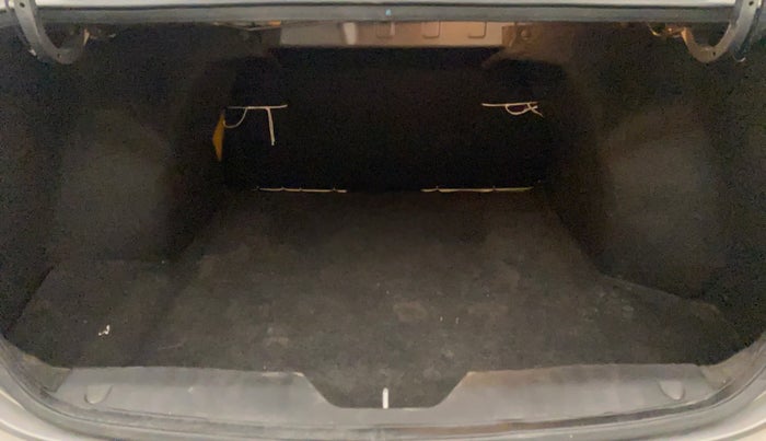 2017 Maruti Ciaz ZETA DIESEL 1.3, Diesel, Manual, 86,680 km, Boot Inside