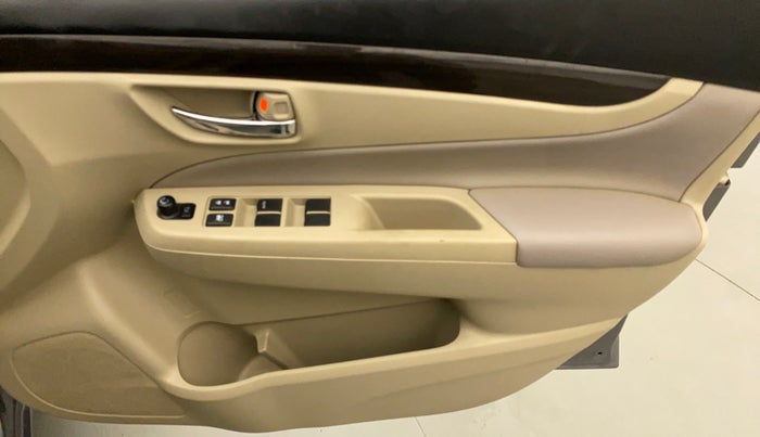 2017 Maruti Ciaz ZETA DIESEL 1.3, Diesel, Manual, 86,680 km, Driver Side Door Panels Control