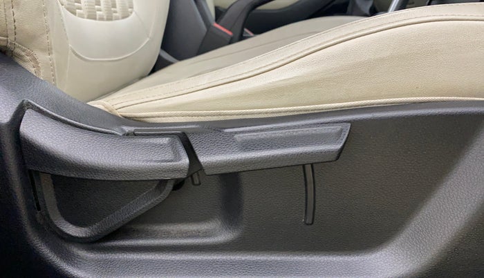 2021 KIA SELTOS HTX 1.5 PETROL, Petrol, Manual, 55,746 km, Driver Side Adjustment Panel