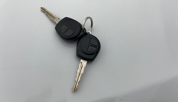 2016 Maruti Swift VXI, Petrol, Manual, 53,297 km, Key Close Up