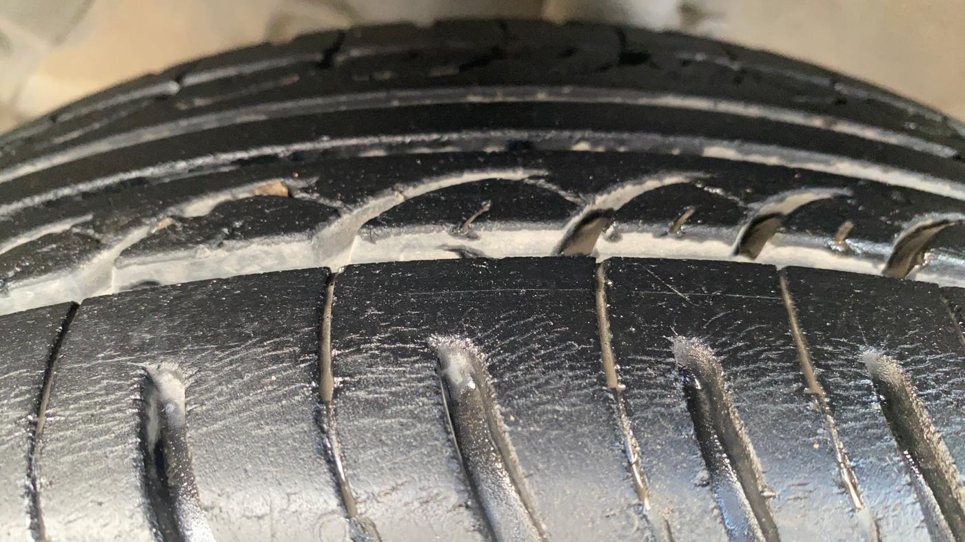2015 Hyundai Xcent SX 1.2, Petrol, Manual, 55,653 km, Left Front Tyre Tread