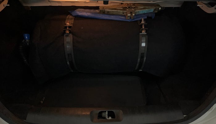 2017 Maruti Swift Dzire VXI, CNG, Manual, 61,263 km, Boot Inside