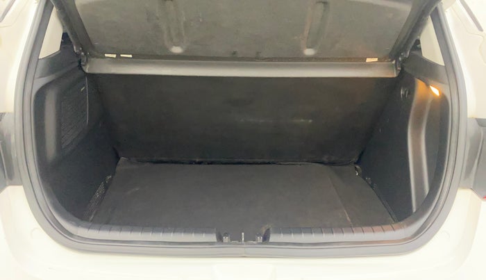 2022 Hyundai NEW I20 ASTA (O) 1.5 CRDI MT, Diesel, Manual, 32,962 km, Boot Inside