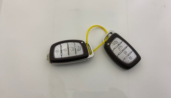 2022 Hyundai NEW I20 ASTA (O) 1.5 CRDI MT, Diesel, Manual, 32,962 km, Key Close Up