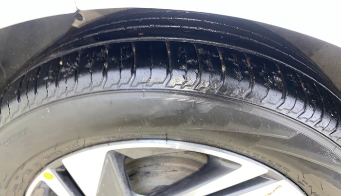 2022 Hyundai NEW I20 ASTA (O) 1.5 CRDI MT, Diesel, Manual, 32,962 km, Right Rear Tyre Tread
