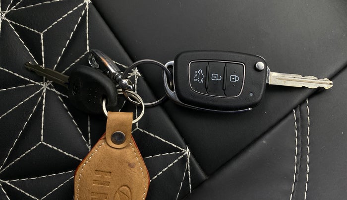 2024 Hyundai EXTER  SX 1.2 AMT, Petrol, Automatic, 16,371 km, Key Close Up