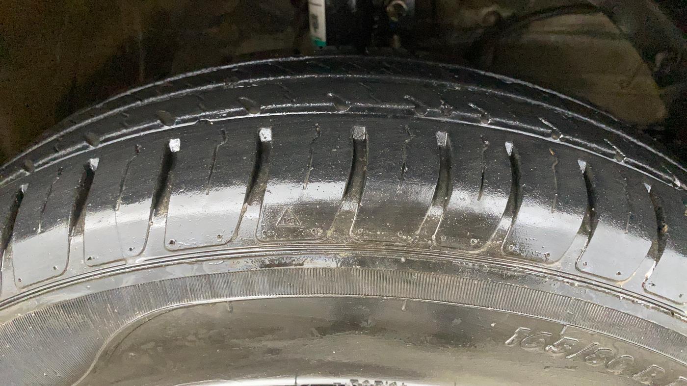 2018 Maruti Swift VXI, Petrol, Manual, 49,509 km, Right Front Tyre Tread