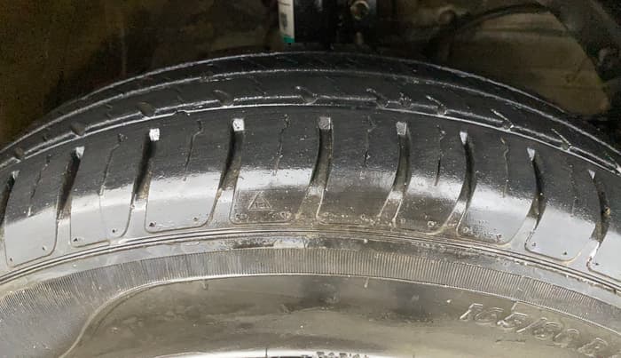 2018 Maruti Swift VXI, Petrol, Manual, 49,509 km, Right Front Tyre Tread