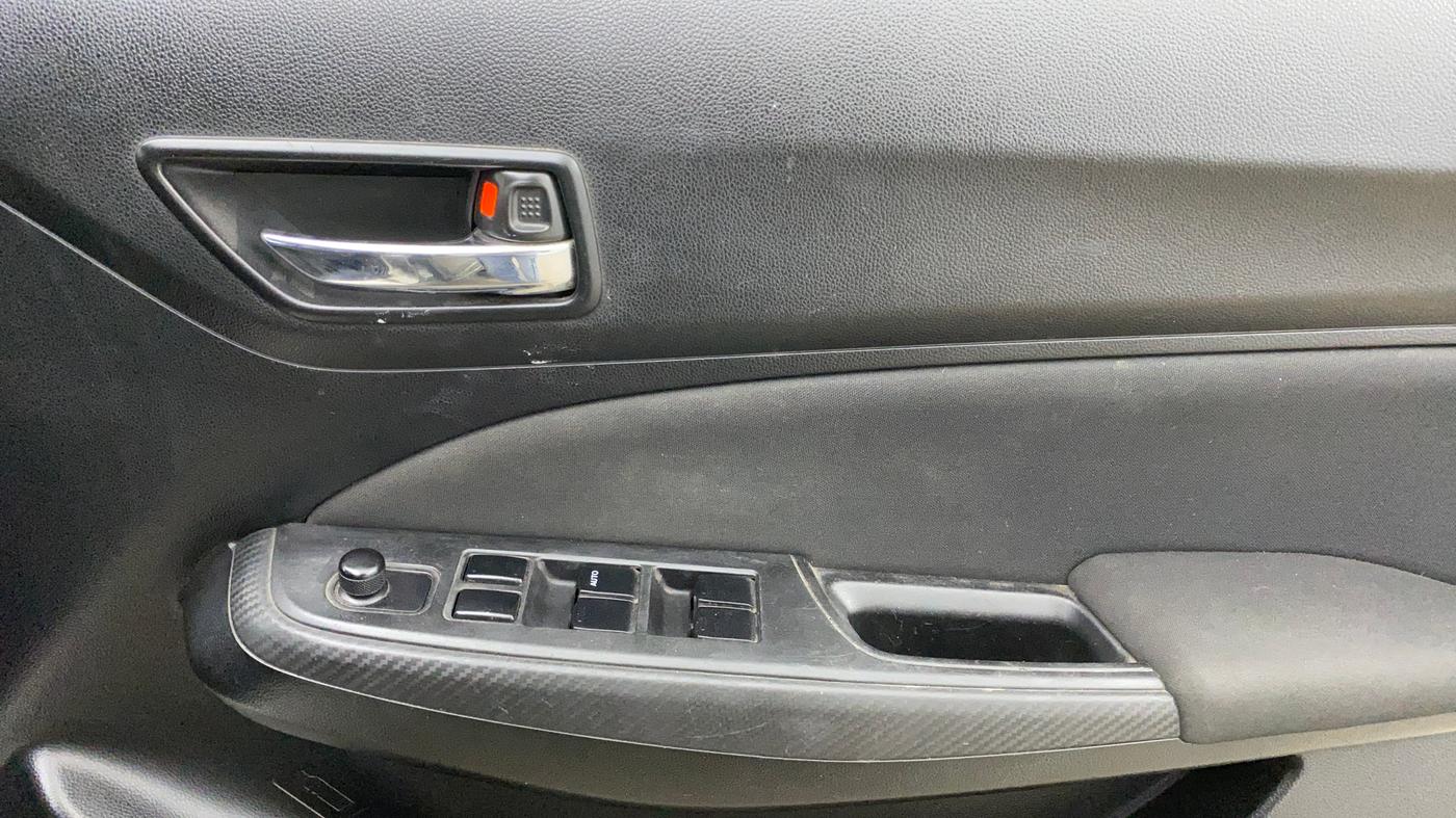 2018 Maruti Swift VXI, Petrol, Manual, 49,509 km, Driver Side Door Panels Control