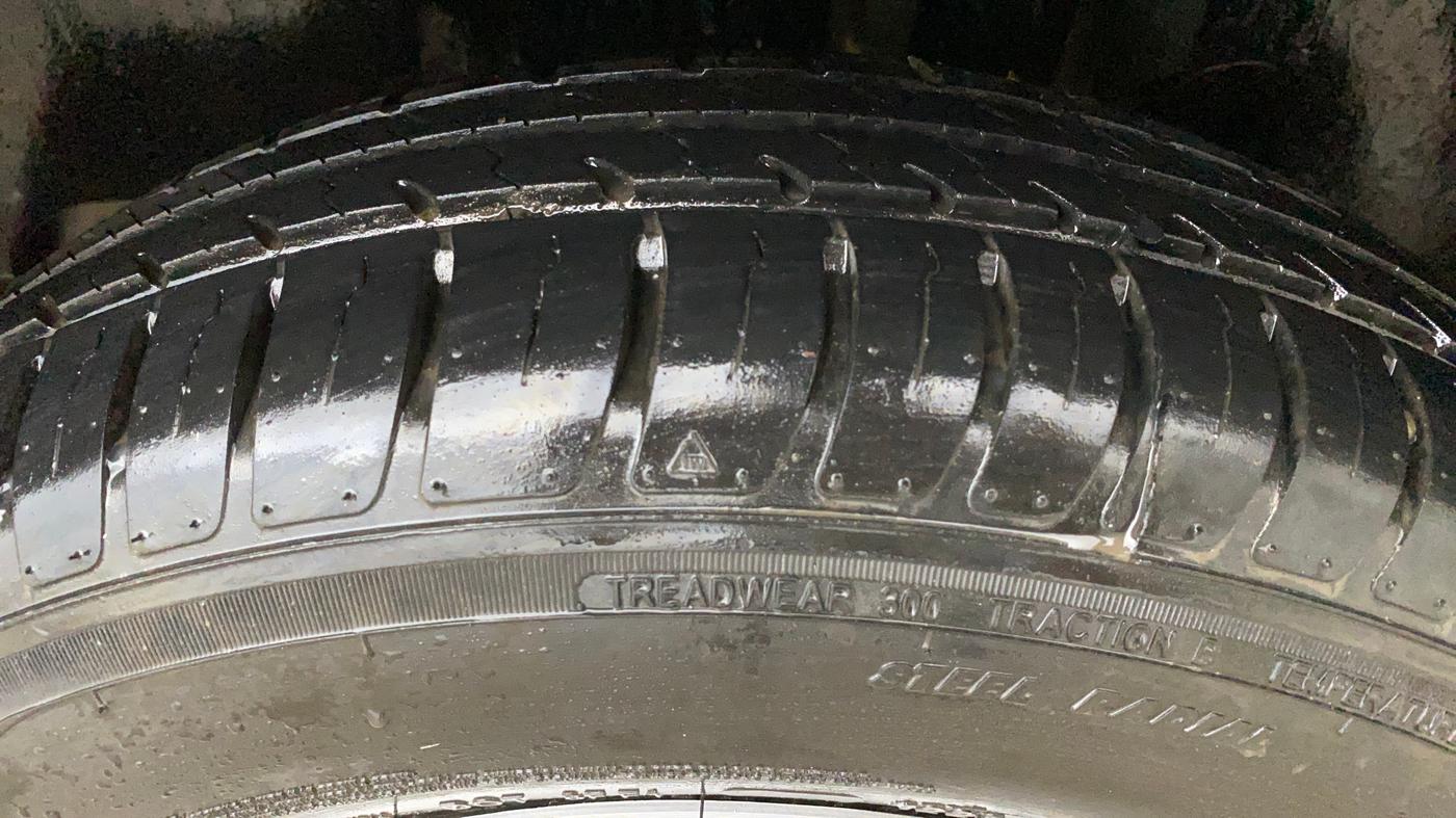 2018 Maruti Swift VXI, Petrol, Manual, 49,509 km, Left Rear Tyre Tread