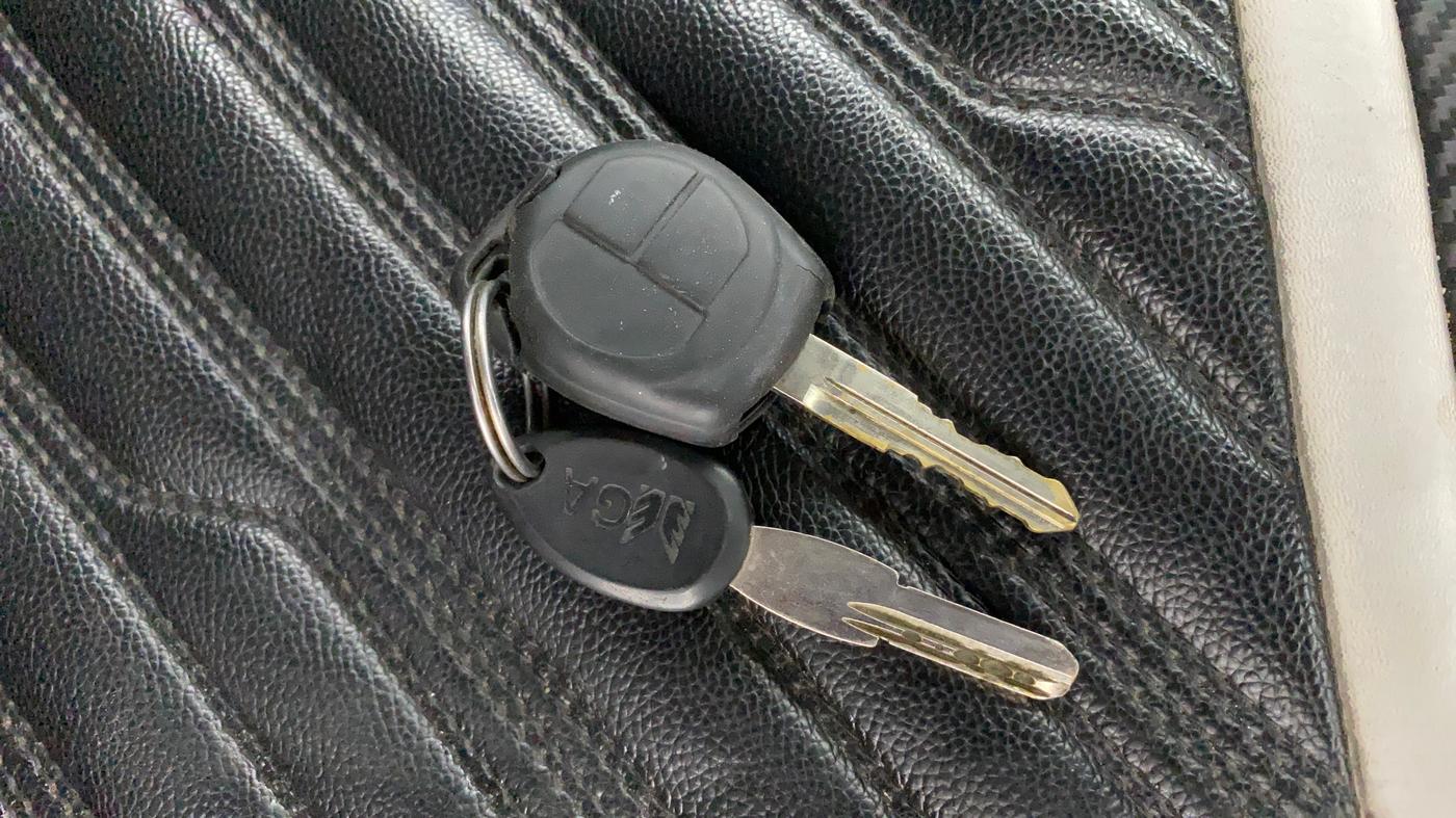 2018 Maruti Swift VXI, Petrol, Manual, 49,509 km, Key Close Up