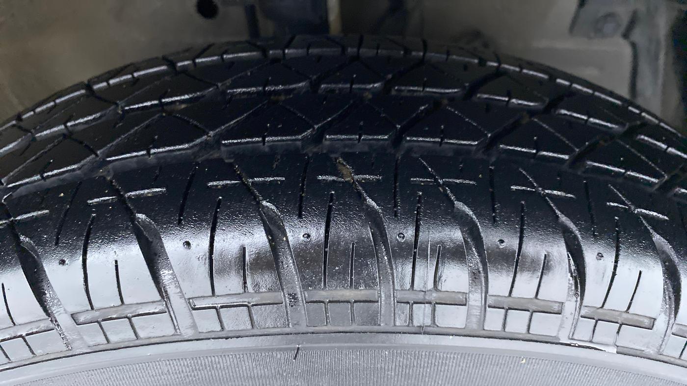 2017 Maruti Swift VDI, Diesel, Manual, 40,255 km, Right Front Tyre Tread