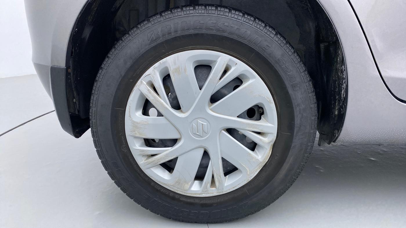 2017 Maruti Swift VDI, Diesel, Manual, 40,255 km, Right Rear Wheel