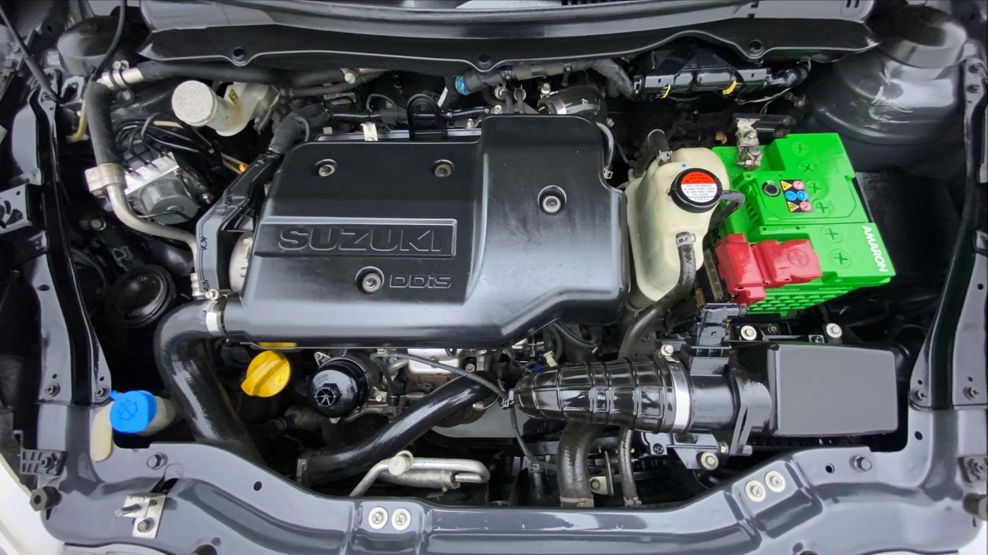2017 Maruti Swift VDI, Diesel, Manual, 40,255 km, Open Bonet