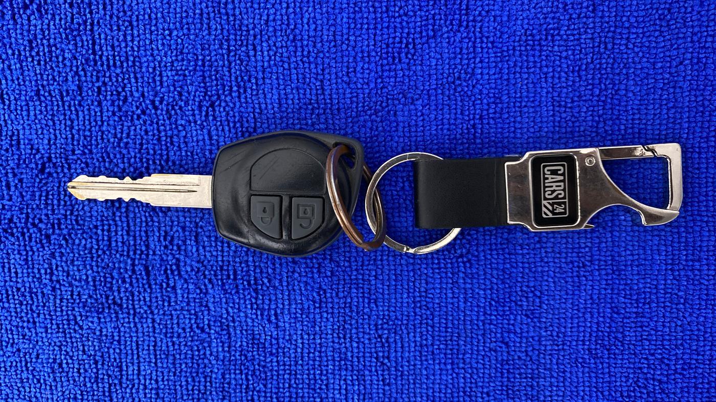 2017 Maruti Swift VDI, Diesel, Manual, 40,255 km, Key Close Up