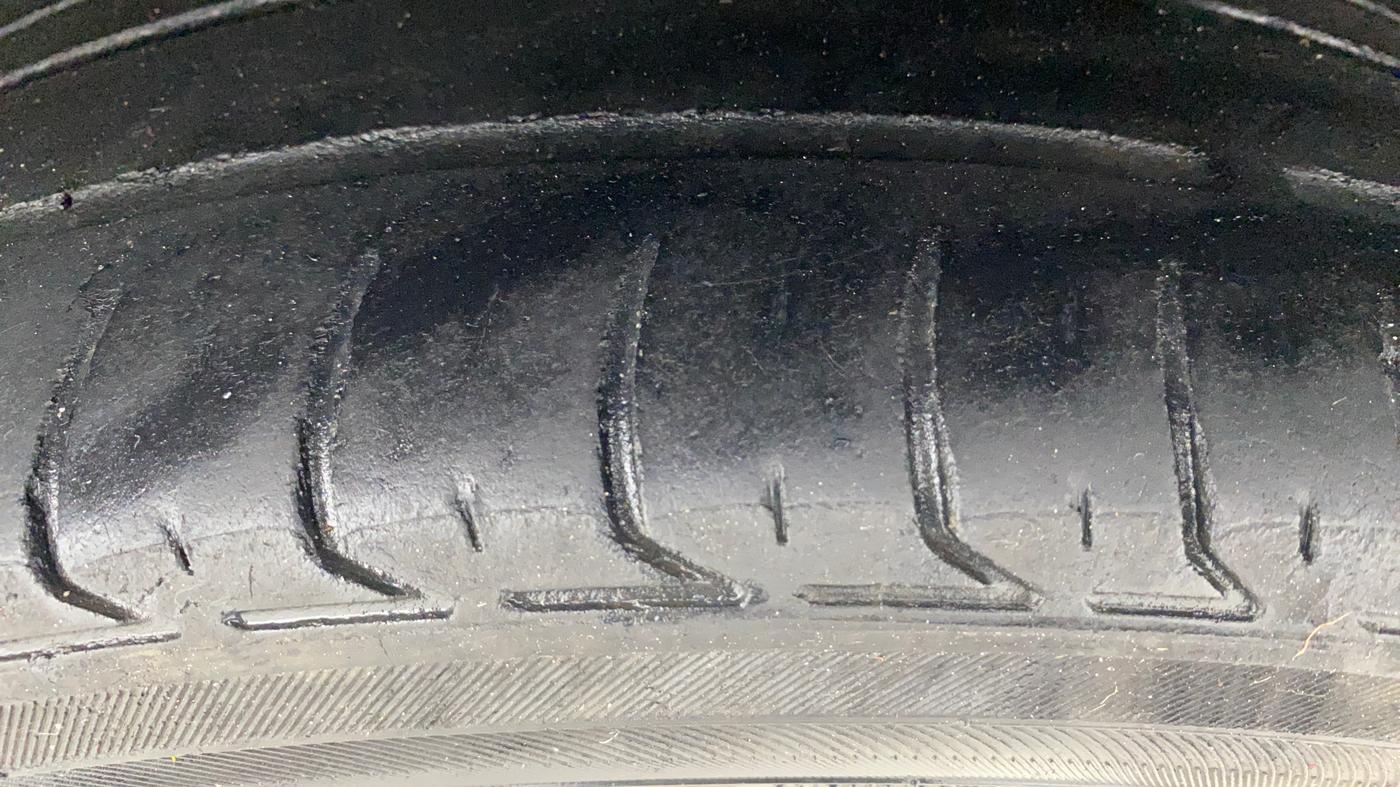 2016 Maruti Ciaz ZXI+, Petrol, Manual, 1,00,415 km, Left Rear Tyre Tread