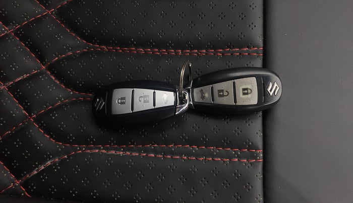 2016 Maruti Ciaz ZXI+, Petrol, Manual, 1,00,415 km, Key Close Up