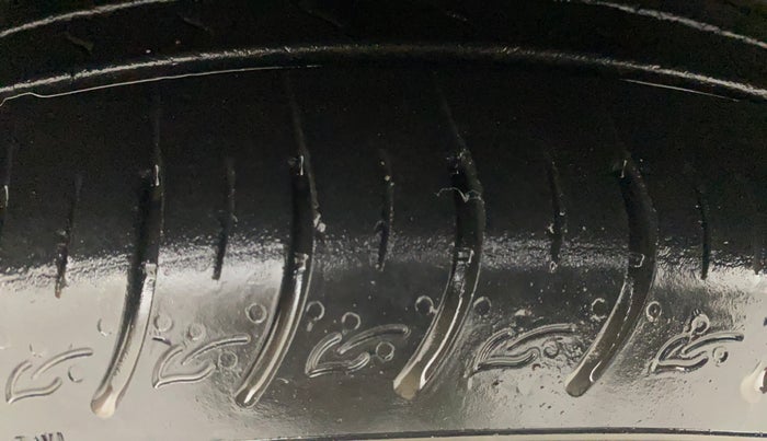 2014 Ford Ecosport TITANIUM 1.5L DIESEL (OPT), Diesel, Manual, 88,890 km, Left Front Tyre Tread