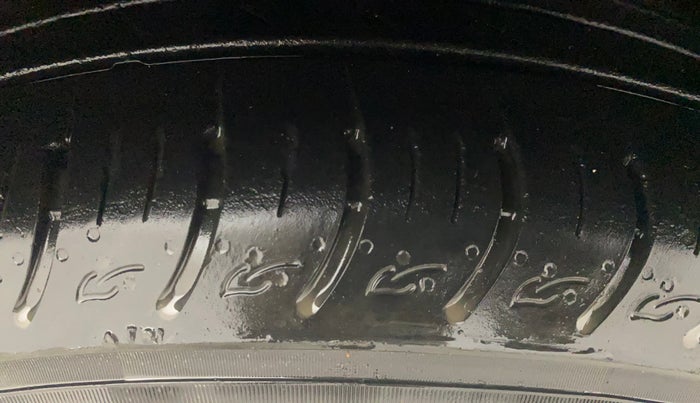 2014 Ford Ecosport TITANIUM 1.5L DIESEL (OPT), Diesel, Manual, 88,890 km, Right Front Tyre Tread