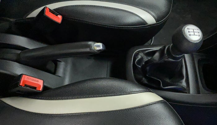 2015 Maruti Swift VXI, Petrol, Manual, 90,695 km, Gear Lever