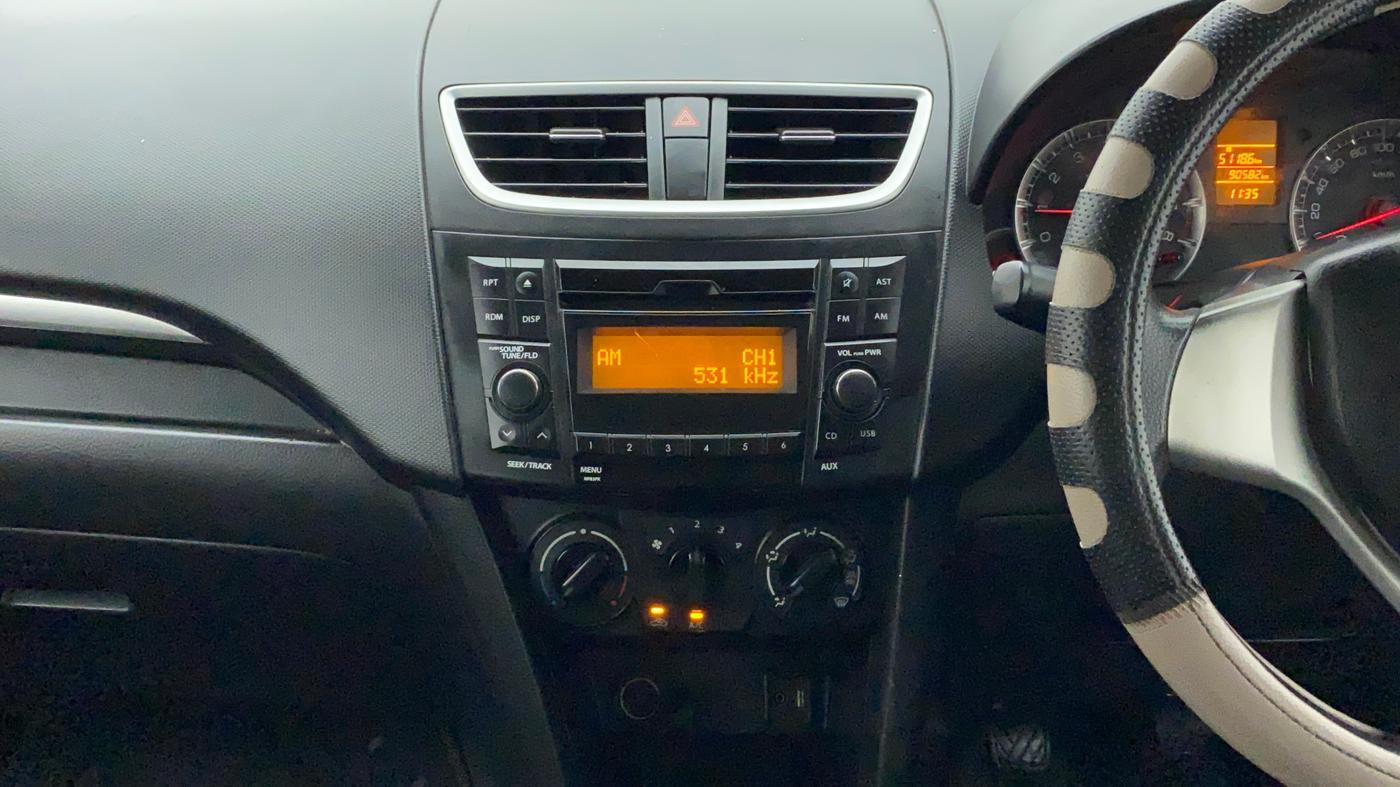 2015 Maruti Swift VXI, Petrol, Manual, 90,695 km, Air Conditioner