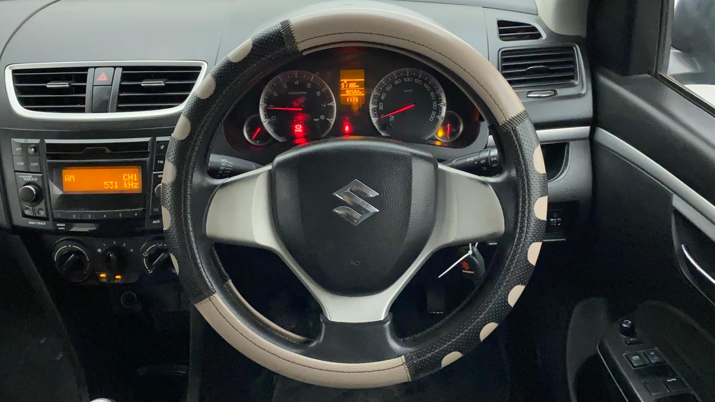 2015 Maruti Swift VXI, Petrol, Manual, 90,695 km, Steering Wheel Close Up