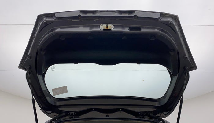 2015 Maruti Swift VXI, Petrol, Manual, 90,695 km, Boot Door Open