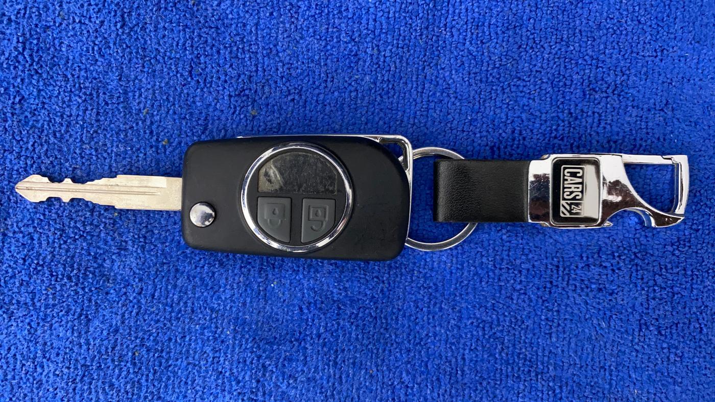 2015 Maruti Swift VXI, Petrol, Manual, 90,695 km, Key Close Up
