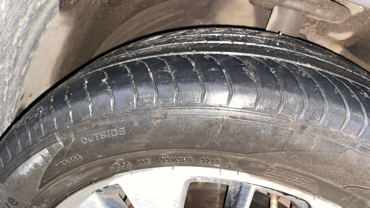 2021 MG HECTOR SHARP 1.5 DCT PETROL, Petrol, Automatic, 67,758 km, Right Front Tyre Tread
