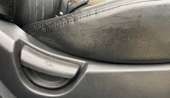 2019 Hyundai Grand i10 MAGNA 1.2 KAPPA VTVT, Petrol, Manual, 86,450 km, Driver Side Adjustment Panel