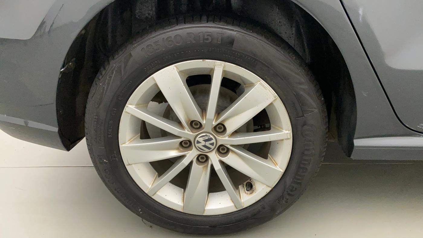 2016 Volkswagen Ameo HIGHLINE1.2L, CNG, Manual, 81,105 km, Right Rear Wheel