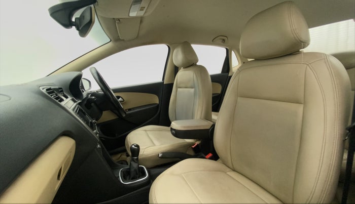 2016 Volkswagen Ameo HIGHLINE1.2L, CNG, Manual, 81,105 km, Right Side Front Door Cabin