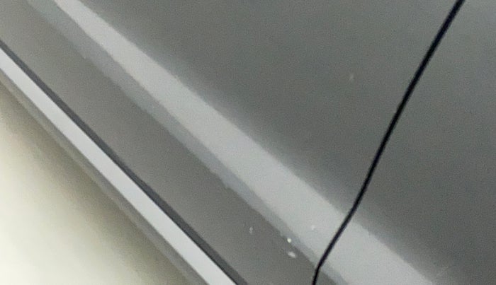 2016 Volkswagen Ameo HIGHLINE1.2L, CNG, Manual, 81,105 km, Front passenger door - Slightly dented