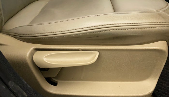 2016 Volkswagen Ameo HIGHLINE1.2L, CNG, Manual, 81,105 km, Driver Side Adjustment Panel