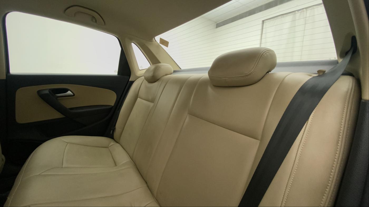 2016 Volkswagen Ameo HIGHLINE1.2L, CNG, Manual, 81,105 km, Right Side Rear Door Cabin