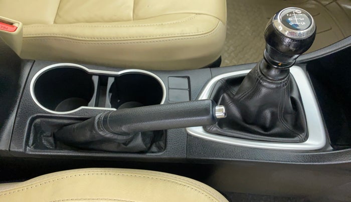 2017 Toyota Corolla Altis GL, Petrol, Manual, 45,060 km, Gear Lever