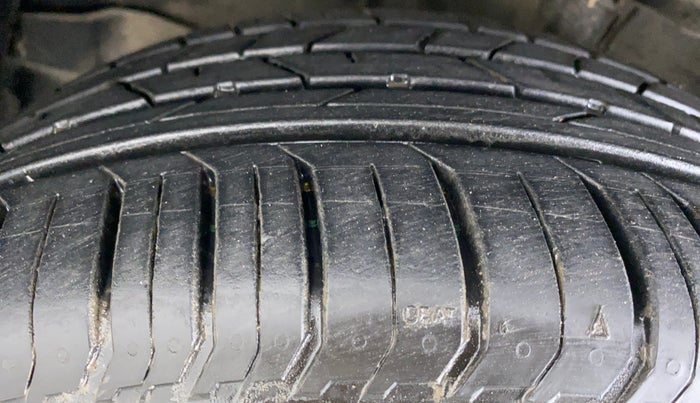 2017 Toyota Corolla Altis GL, Petrol, Manual, 45,060 km, Left Front Tyre Tread