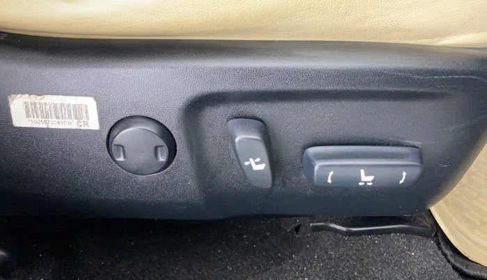 2017 Toyota Corolla Altis GL, Petrol, Manual, 45,060 km, Driver Side Adjustment Panel