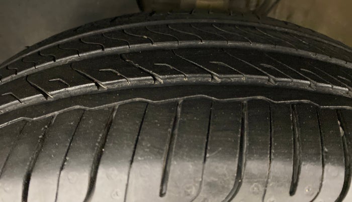 2017 Volkswagen Vento 1.2 TSI HIGHLINE PLUS AT, Petrol, Automatic, 69,593 km, Left Front Tyre Tread