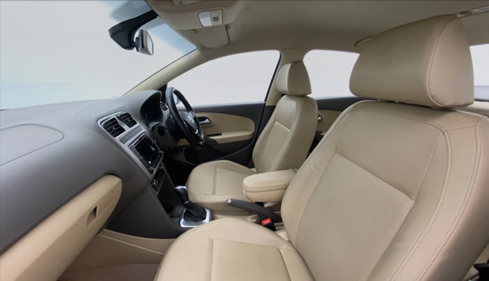 2017 Volkswagen Vento 1.2 TSI HIGHLINE PLUS AT, Petrol, Automatic, 69,593 km, Right Side Front Door Cabin