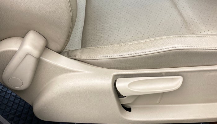 2017 Volkswagen Vento 1.2 TSI HIGHLINE PLUS AT, Petrol, Automatic, 69,593 km, Driver Side Adjustment Panel