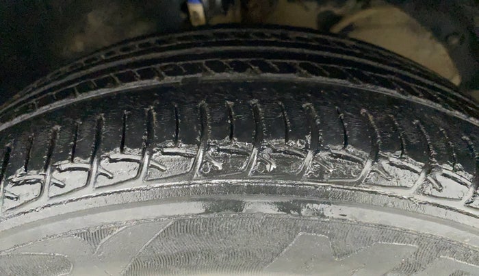2018 Maruti Baleno DELTA PETROL 1.2, Petrol, Manual, 85,363 km, Right Front Tyre Tread