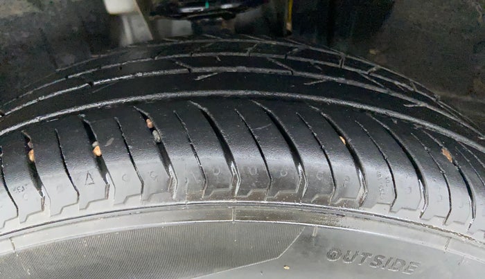 2022 Nissan MAGNITE XE, Petrol, Manual, 11,565 km, Left Front Tyre Tread