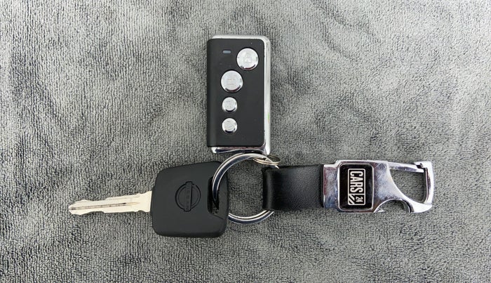 2022 Nissan MAGNITE XE, Petrol, Manual, 11,565 km, Key Close Up