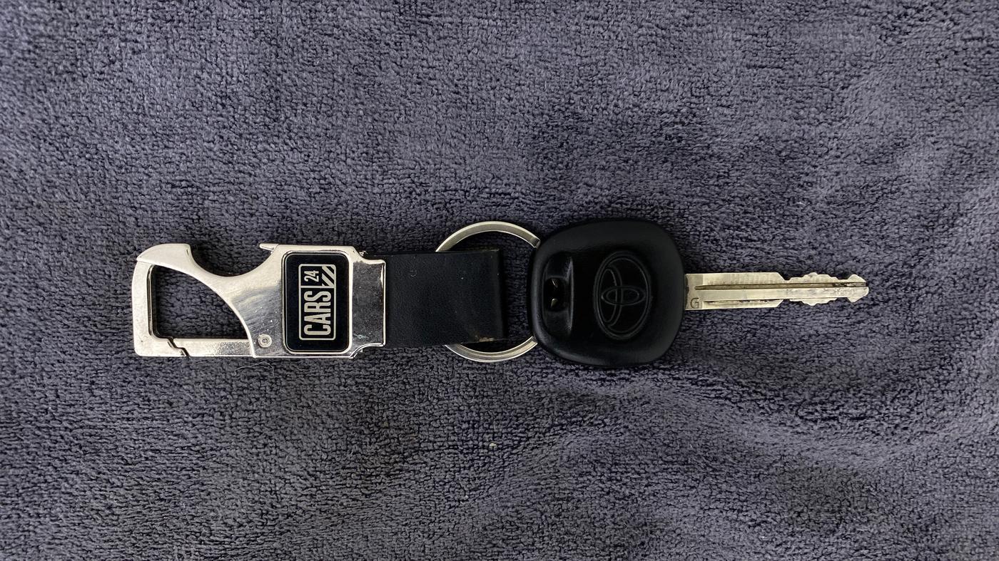 2018 Toyota YARIS J MT, Petrol, Manual, 46,914 km, Key Close Up