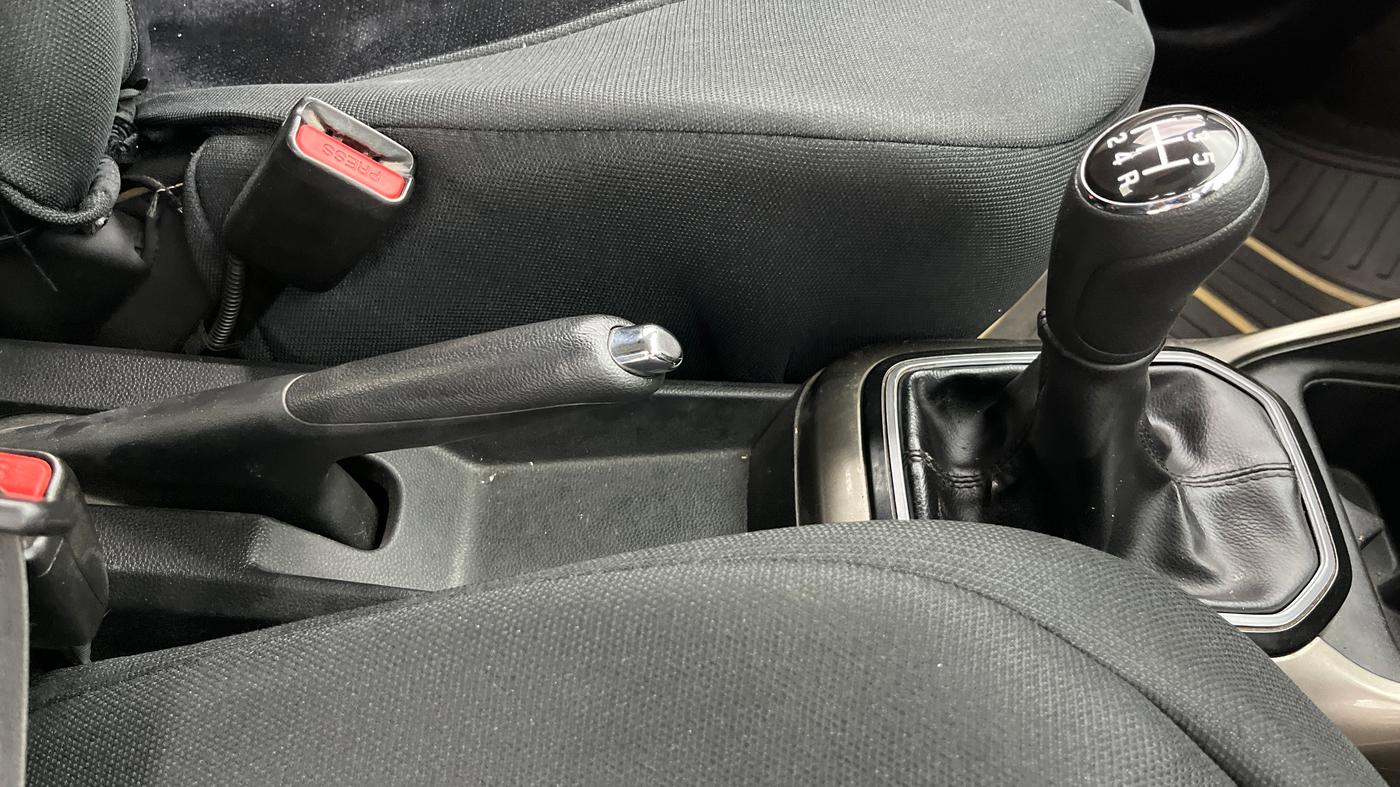2019 Maruti IGNIS ZETA 1.2, Petrol, Manual, 1,47,872 km, Gear Lever