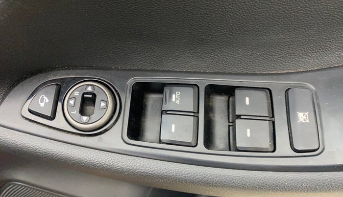 2018 Hyundai i20 Active 1.2 S, Petrol, Manual, 42,984 km, Driver Side Door Panels Control